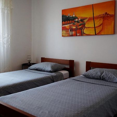 Nada 5 - Apartman S Pogledom Na More Apartment Pula Exterior photo